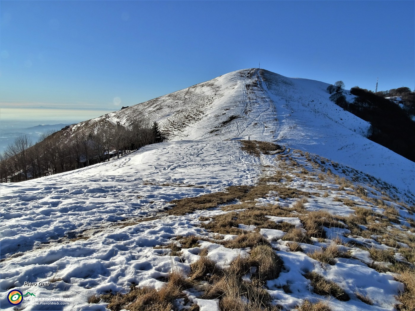 32 Ed ora salgo in vetta al Linzone (1392 m) .JPG